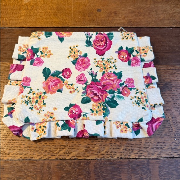 NWOT - Sézane Floral Ruffled Pouch - Picture 3 of 4